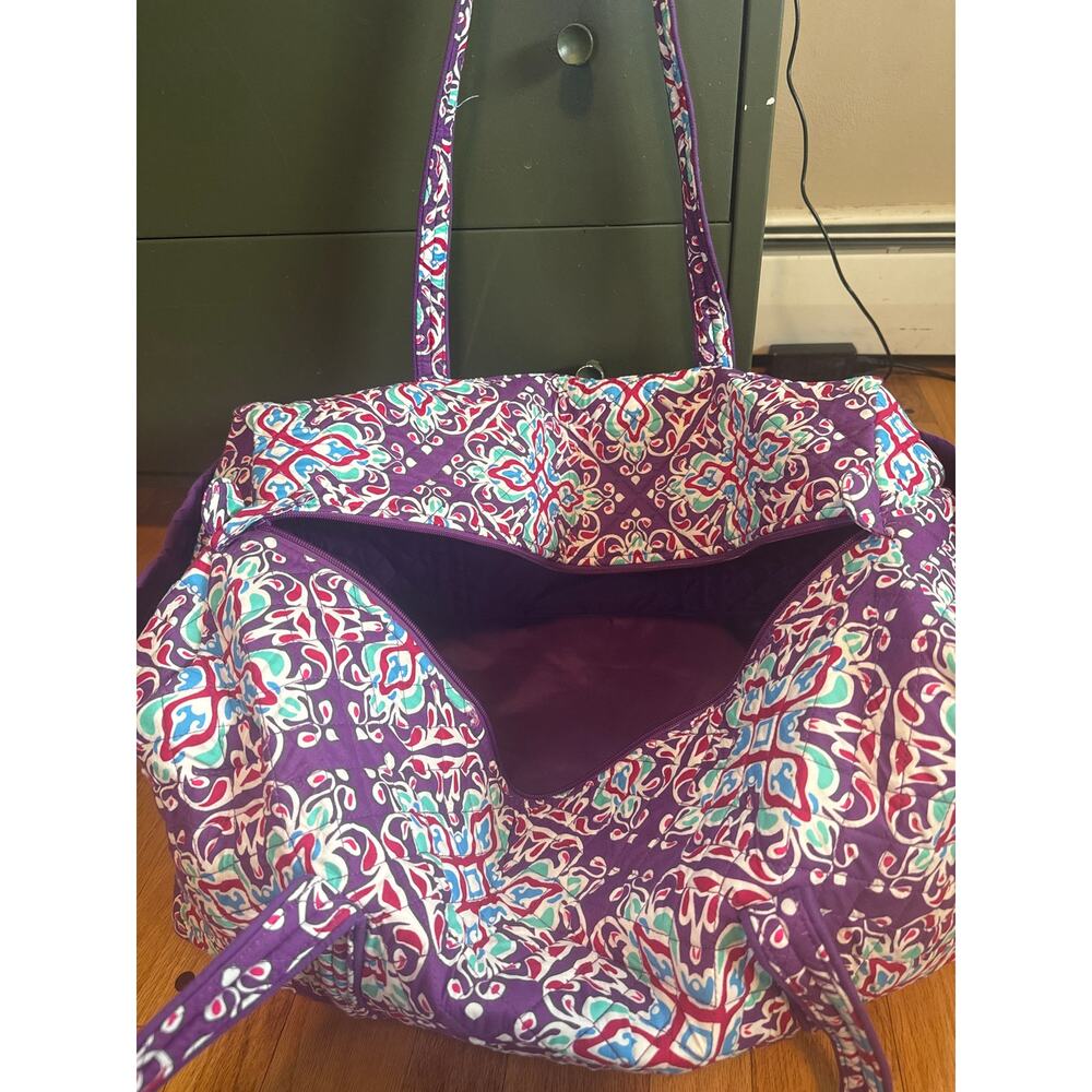 Vera Bradley Large Quilted Iconic Large Travel Duffel-Signature Lilas Parsely - Picture 3 of 9
